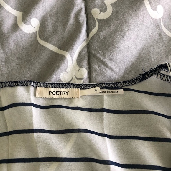 Sleeveless top - Picture 2 of 5